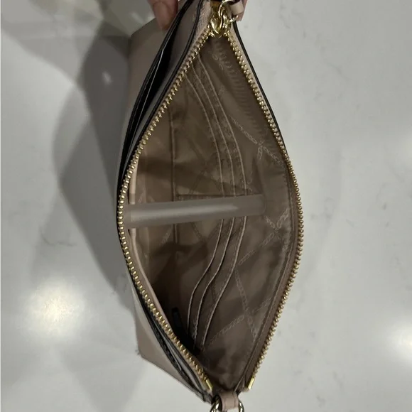 Michael Kors Blush Shoulder/Wristlet Bag with Gold Logo - Picture 4 of 9